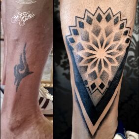Tatuaż Cover up noga na łydce motyw: cover up styl: dotwork