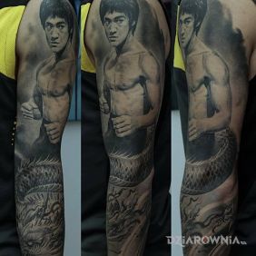 Tatuaż Legenda Kung Fu na ramieniu motyw: 3D styl: realistyczne