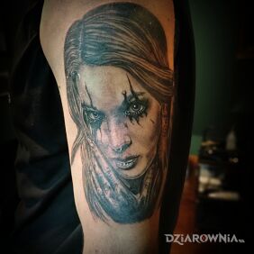 Tatuaż Lady on dark na ramieniu motyw: twarze styl: realistyczne