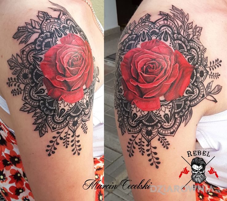 Tatuaż róża w motywie 3D i stylu realistyczne na ramieniu