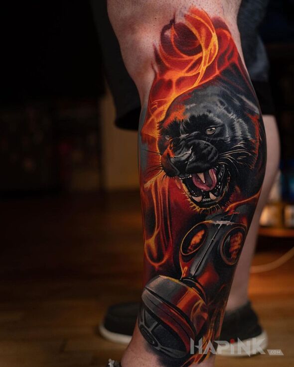 Tattoo Czarna pantera in 3D motif and realistic style on the leg