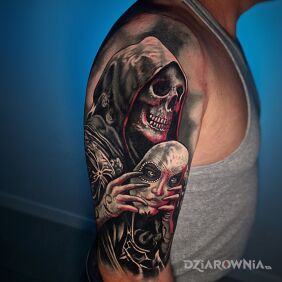 Tatuaż Czaszka i santa muerte na ramieniu motyw: postacie styl: realistyczne