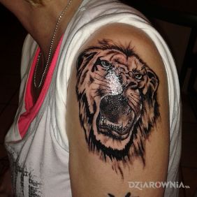 Tatuaż Znak zodiaku na ramieniu motyw: zwierzęta