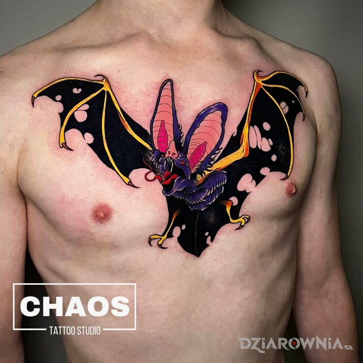 Tatuaż nietoperz kolorowy chaos studio poznań w motywie zwierzęta i stylu graficzne / ilustracyjne na klatce