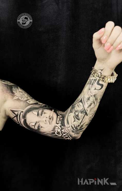 Tattoo Rękaw dla kobiety in black and gray motif and realistic style On the arm