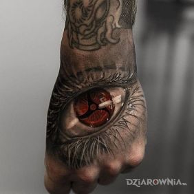 Tatuaż OKO na dłoni motyw: 3D