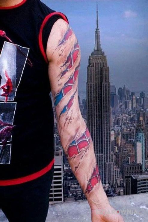 Tatuaż spider-man w motywie rękawy na ramieniu