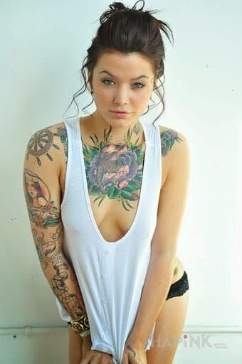 Tattoo Laska z tatuazami in sexy motif on the forearm