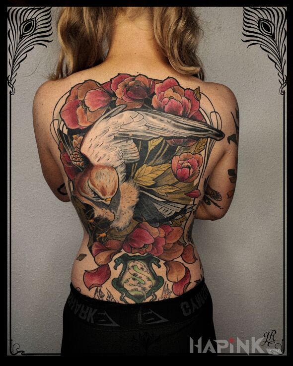 Tattoo Zagojone plecki \ regression in animals motif and neo-traditional style on the shoulder blades