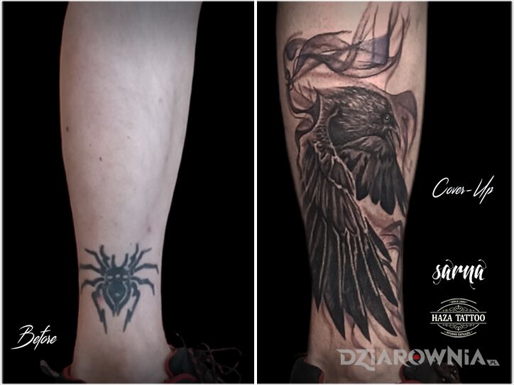 Tatuaż kruk cover tatuaż w motywie skrzydła i stylu realistyczne na nodze