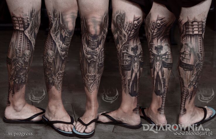 Tatuaż sci-fi leg w motywie rękawy i stylu surrealistyczne na nodze
