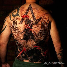 Tatuaż Plecy gladiator na łopatkach motyw: czarno-szare styl: realistyczne