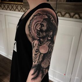 Tattoo Indian on the upper arm motif: 3D style: realistic