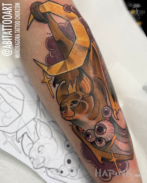 Tattoo Halloweenowy nietoperz in animals motif and neo-traditional style on the calf