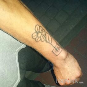 Tattoo Forearm flower on the forearm motif: flowers