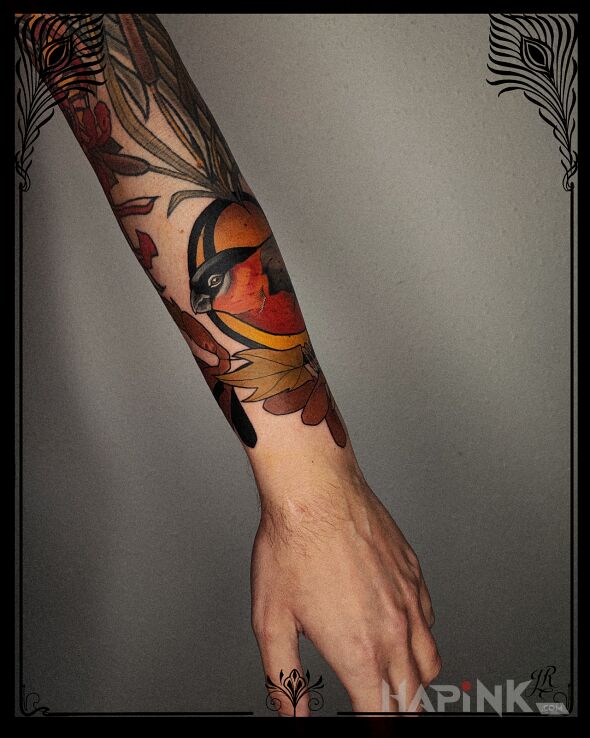 Tattoo Ghil in floral motif and oldschool style on the forearm