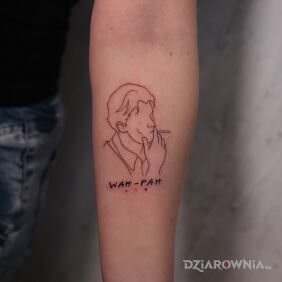 Tatuaż Chandler Bing! Wah-Pah! na ręce motyw: postacie styl: kontury / linework