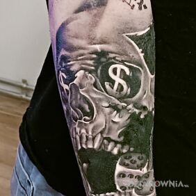 Tatuaż Mój tatuaż na przedramieniu motyw: czarno-szare styl: realistyczne
