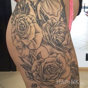 Tattoo Roses on the leg motif: flowers