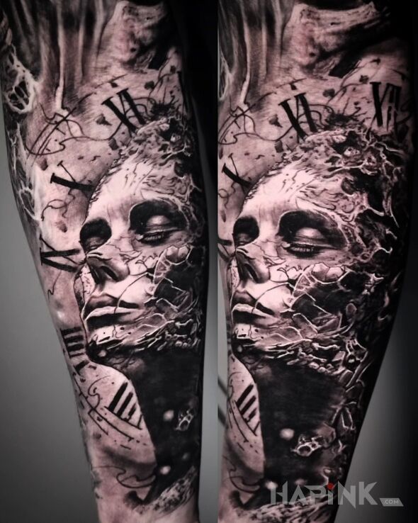 Tattoo Nieubłagalny czas in black and gray motif and realistic style On the arm