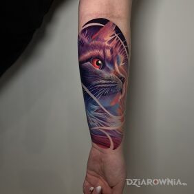 Tatuaż Fantasy cat na przedramieniu motyw: zwierzęta styl: realistyczne