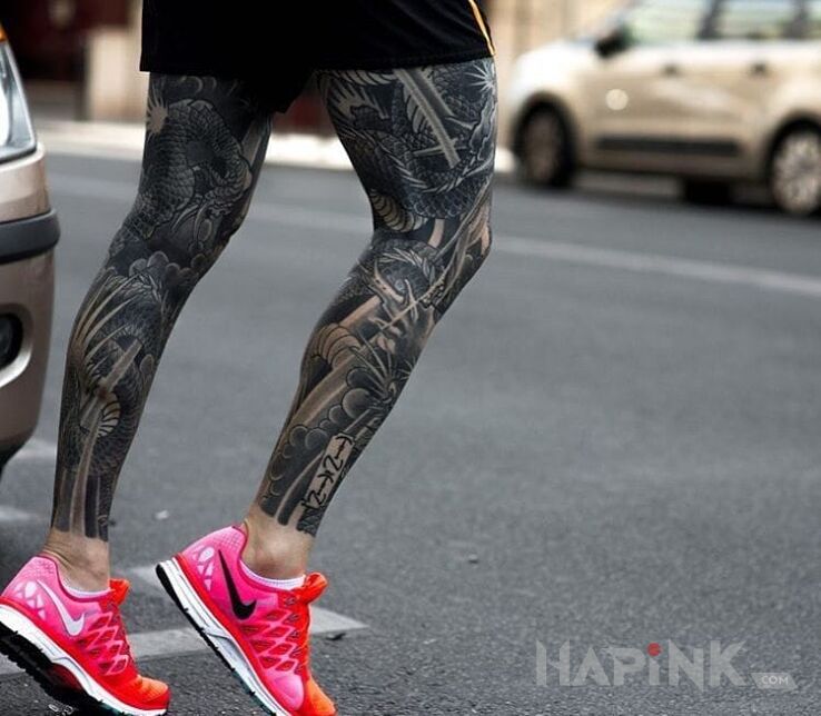 Tattoo Japonskie spodnie in dragons motif and japanese / irezumi style on the leg