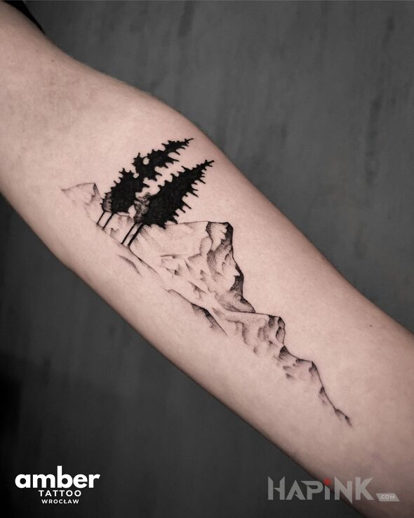 Tattoo Górski krajobraz in nature motif and graphic / illustrative style On the arm