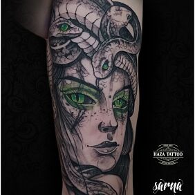 Tatuaż Meduza tatuaż na ramieniu motyw: fantasy styl: realistyczne