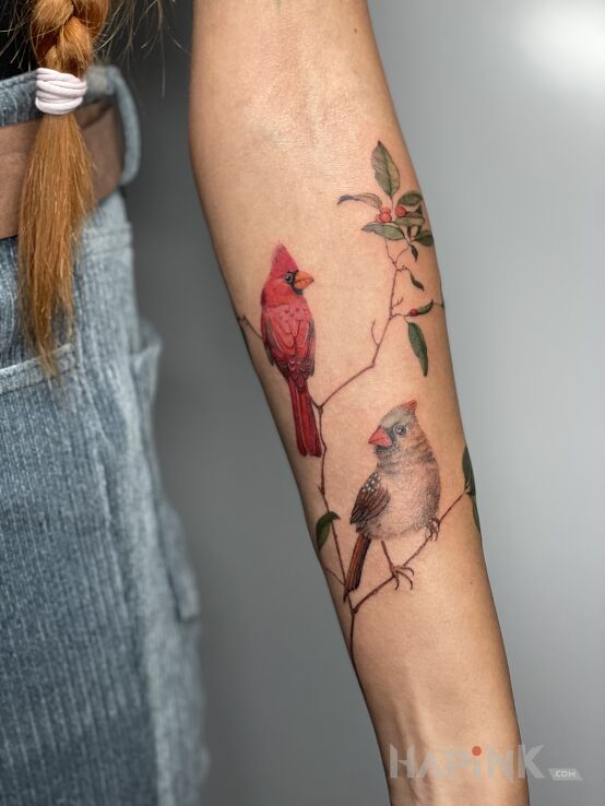 Tattoo Kadrynałki w kolorze in animals motif and realistic style on the forearm
