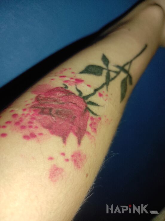 Tattoo Róża in flowers motif and graphic / illustrative style on the forearm