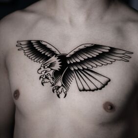 Tattoo Traditional eagle on the chest motif: animals style: oldschool