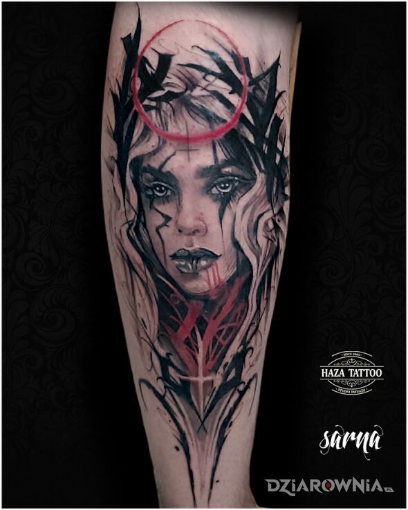 Tatuaż twarz kobieta tatuaż w motywie twarze i stylu realistyczne na łydce