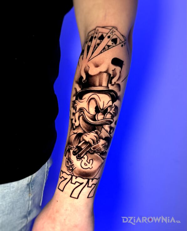 Tatuaż  na przedramieniu w motywie postacie i stylu graficzne / ilustracyjne na ramieniu