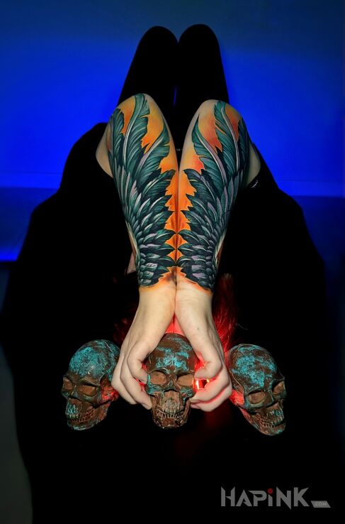 Tattoo Zjawiskowe skrzydła w kolorze in colorful motif and neo-traditional style On the arm