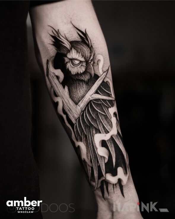 Tattoo Majestatyczna sowa in animals motif and dotwork style On the arm