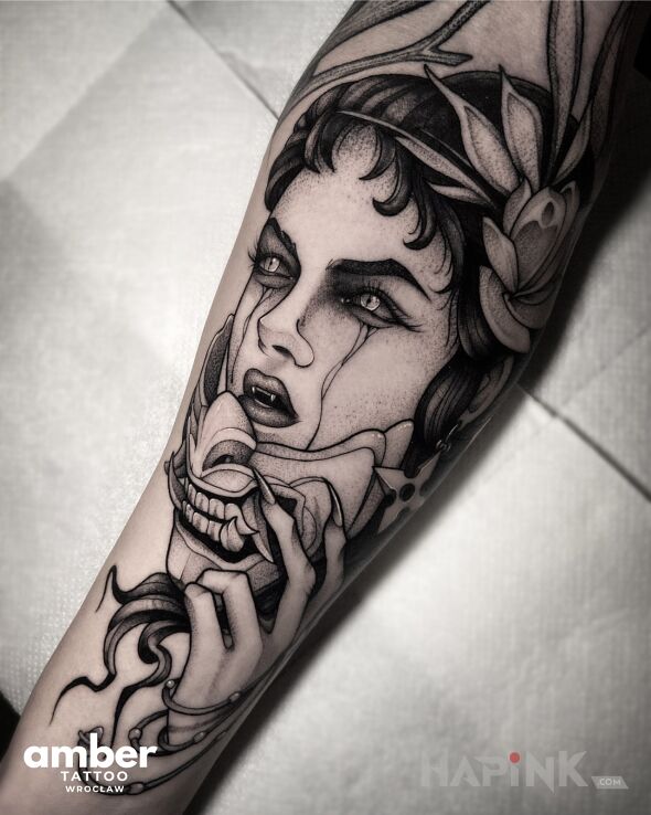 Tattoo Elfka in fantasy motif and graphic / illustrative style on the forearm