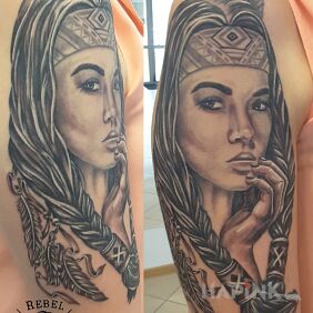 Tattoo Indian woman on the upper arm motif: Indian