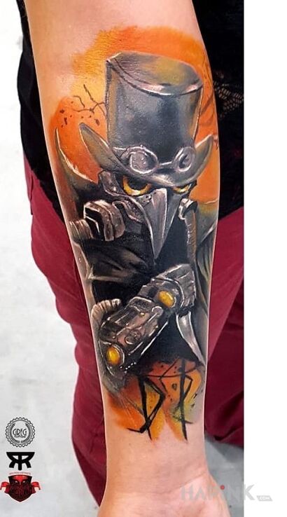 Tattoo Dr Plaque in characters motif on the forearm
