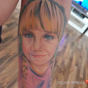 Tatuaż Po delikatnych poprawkach. na ręce motyw: twarze styl: realistyczne