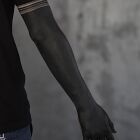 Tatuaż blackout na ręce oraz dłoni na dłoni, motyw: pozostałe, styl: blackwork / blackout