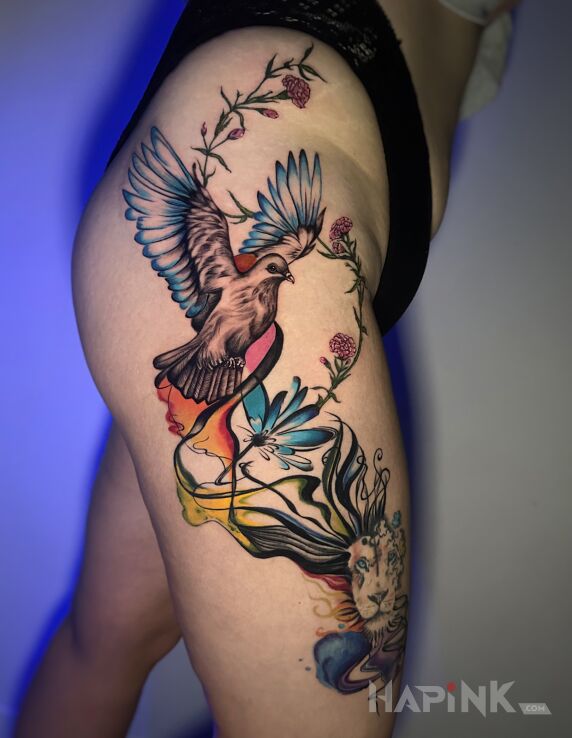 Tattoo Kobiecy tatuaż na udzie in animals motif and graphic / illustrative style on the thigh