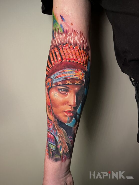 Tattoo Indianka od @ironicznakobra in faces motif and realistic style on the forearm