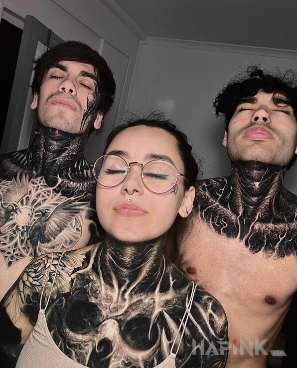 Tattoo Demoniczne szyje in skulls motif and organic style on the chest