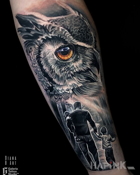 Tattoo Motyw rodzinny sowa in characters motif and realistic style on the forearm