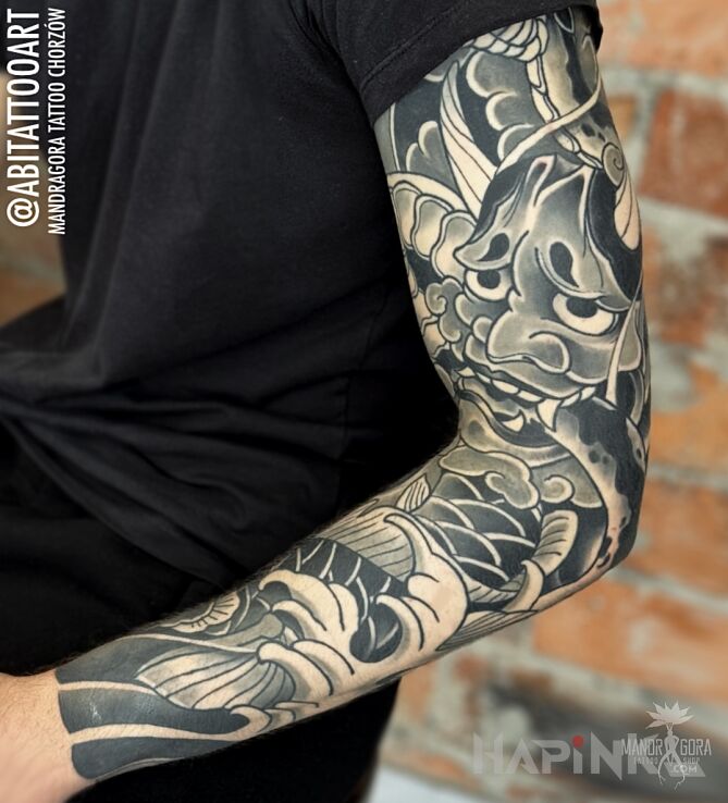 Tattoo Japoński rękaw in animals motif and japanese / irezumi style on the forearm