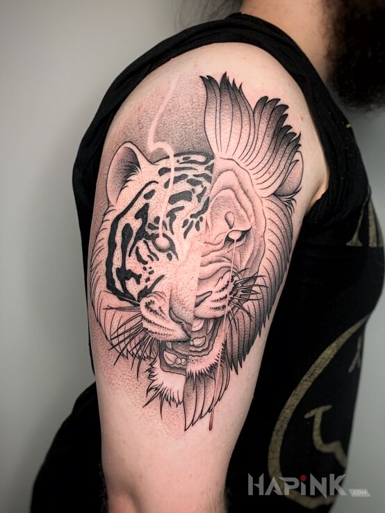 Tattoo Lew & tygrys in animals motif and graphic / illustrative style On the arm