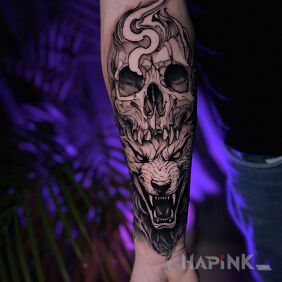 Tattoo Wolf on the forearm motif: dark style: graphic / illustrative