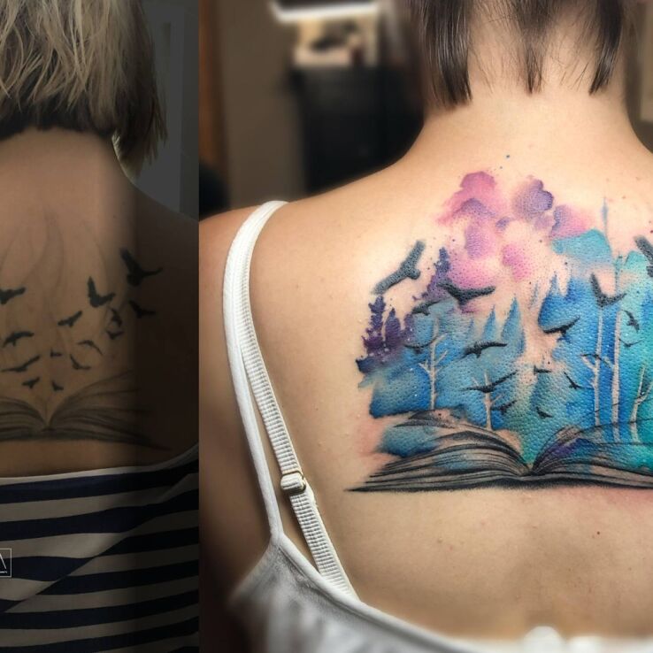 Tatuaż książkowa baśń w motywie natura i stylu abstrakcyjne na plecach