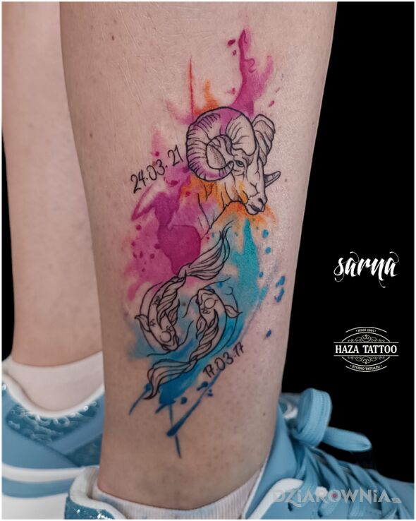 Tatuaż znaki zodiaku w motywie znaki zodiaku i stylu watercolor na nodze