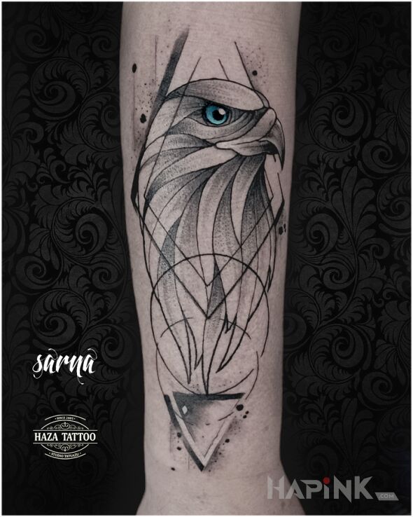 Tattoo Orzeł in animals motif and geometric style on the forearm